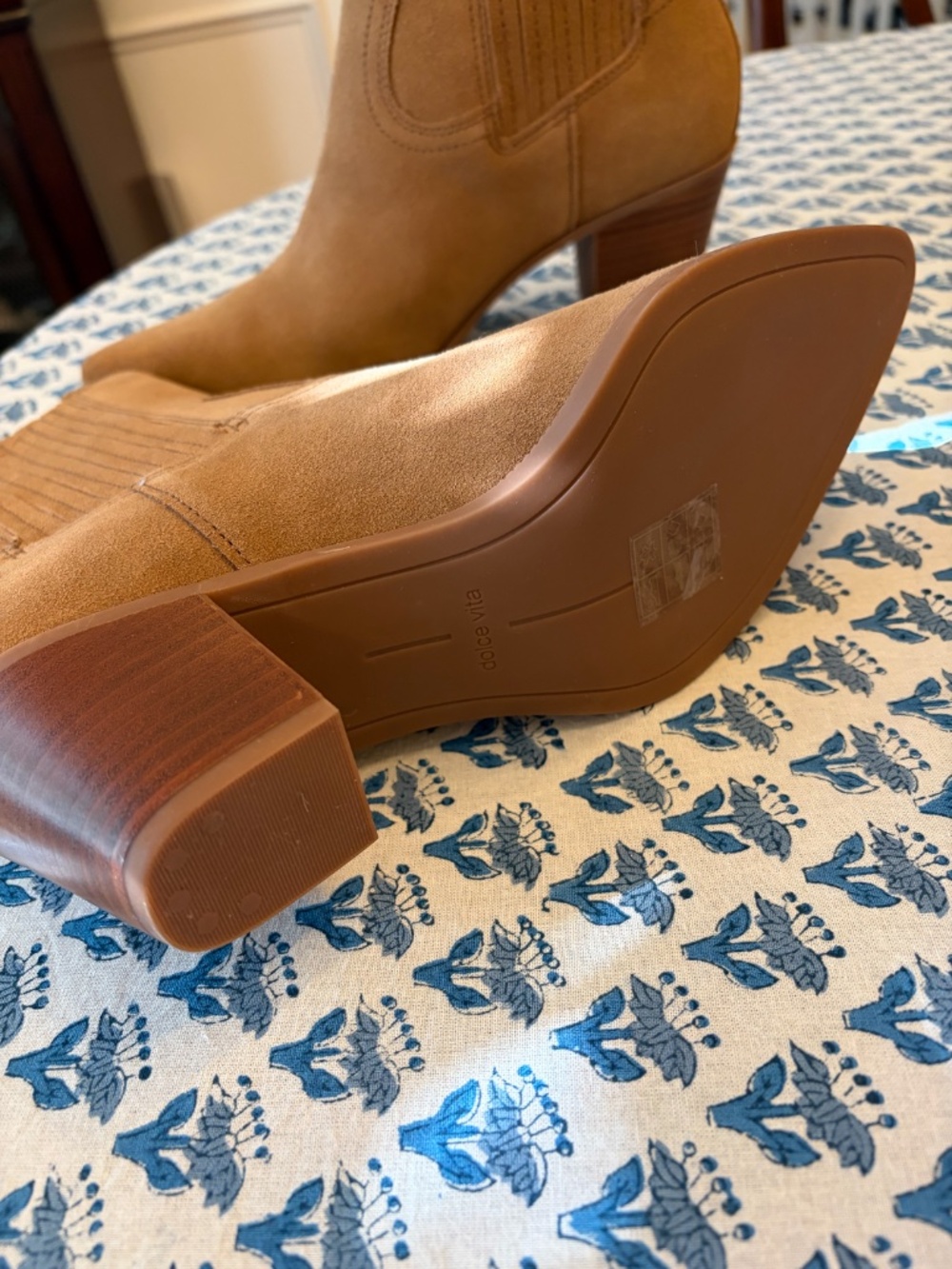 Dolce Vita Suede Western Style Light Brown Ankle Boots Size 7.5 New Condition - Picture 7 of 9